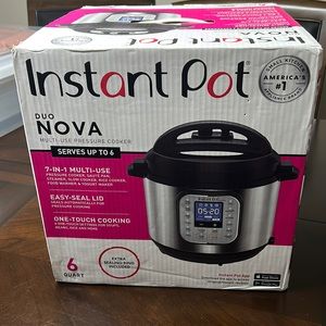 New never opened Instant Pot 6 quart